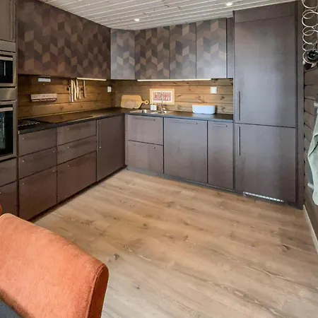 4 Bedroom Awesome In Voringsfoss