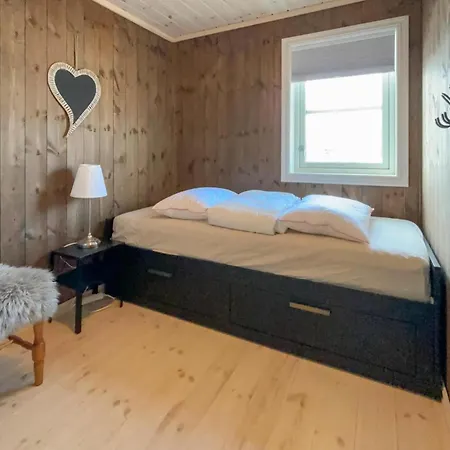 4 Bedroom Awesome In Voringsfoss Дом отдыха
